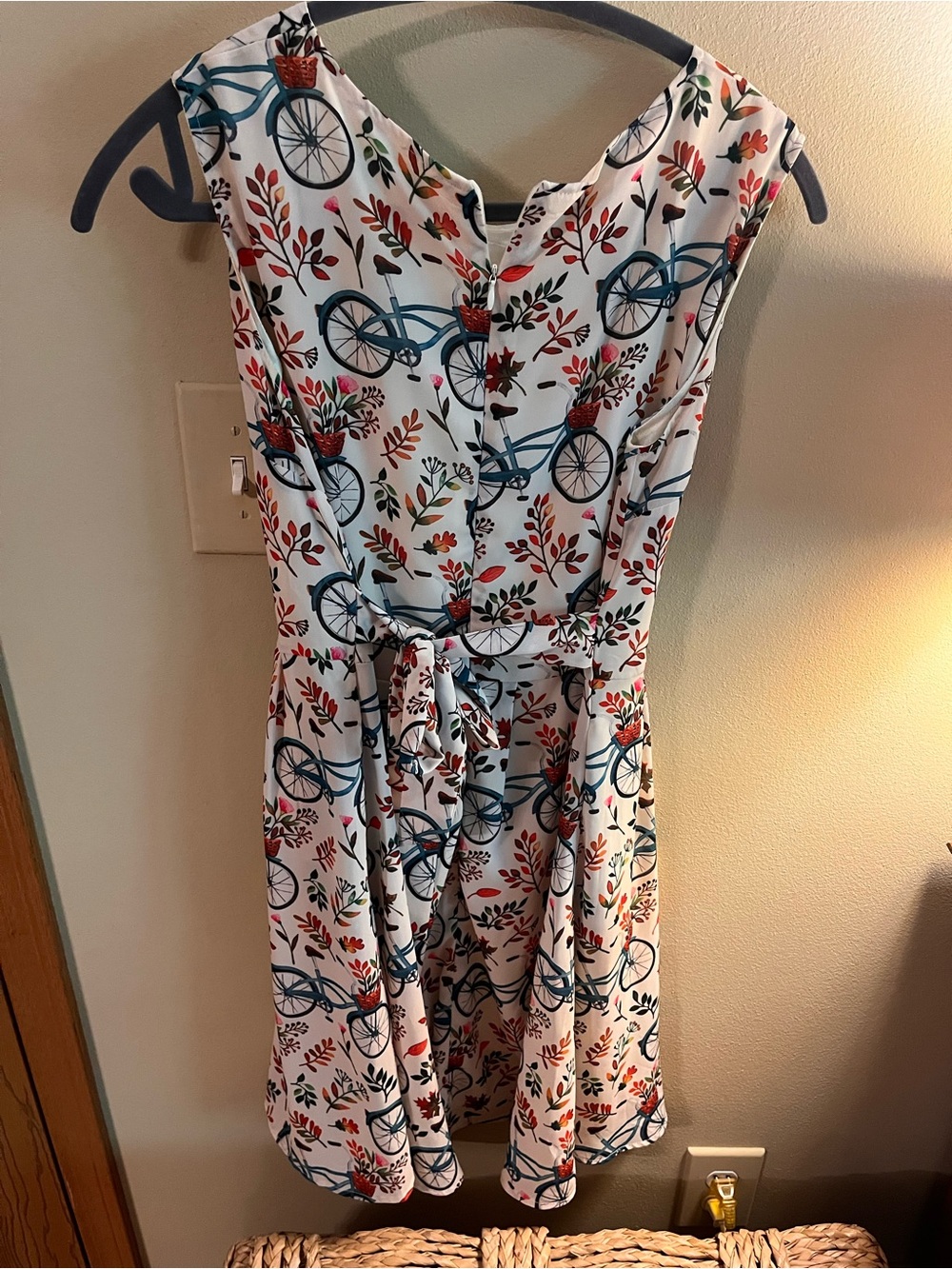 White Floral Bicycle Print Tie-Waist Casual Dress